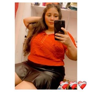 Meet your Posher, Denicela